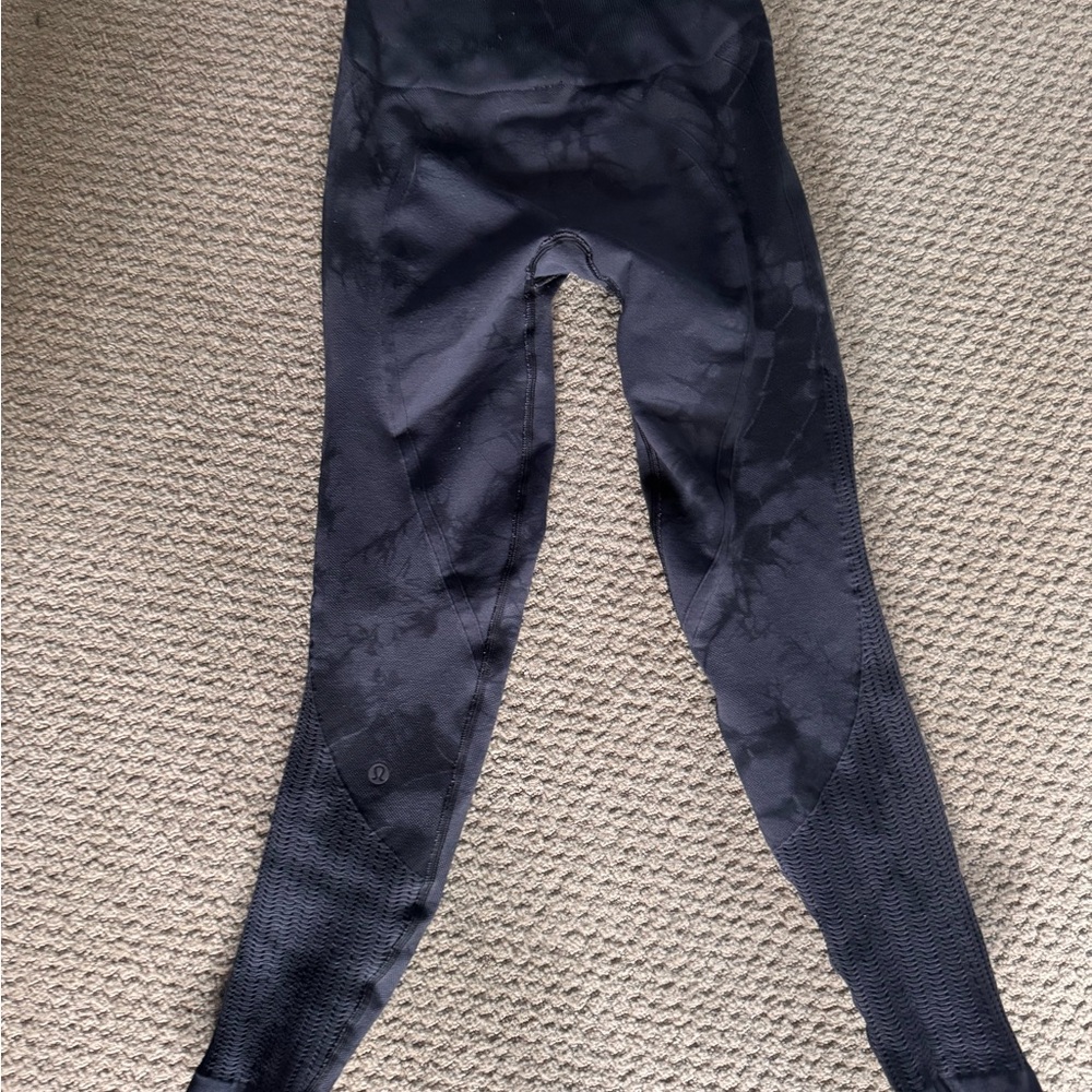 Lululemon Athletica Black Leggings for Versatile Comfort